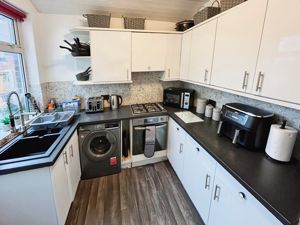 Kitchen- click for photo gallery